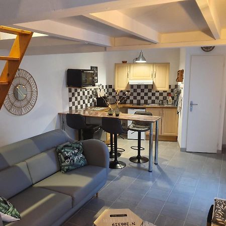 Petite Maison Mitoyenne Avec Terrasse Apartamento Saint-Julien-de-Concelles Exterior foto